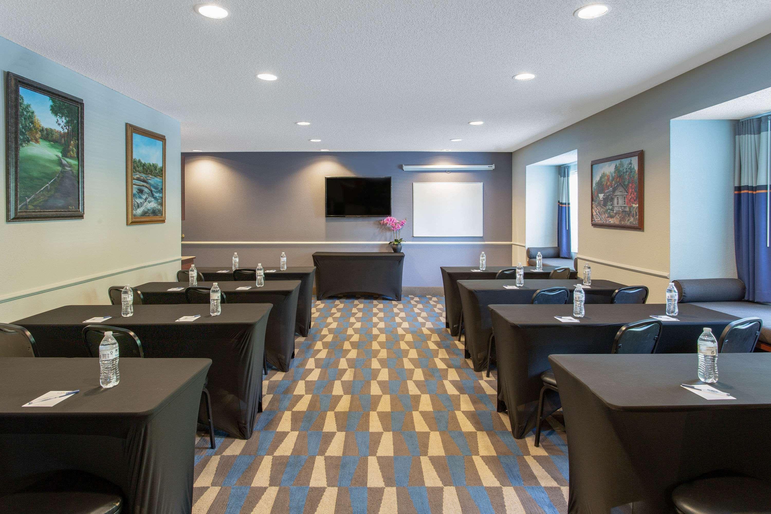 Microtel Inn & Suites By Wyndham Lillington/Campbell University Ngoại thất bức ảnh