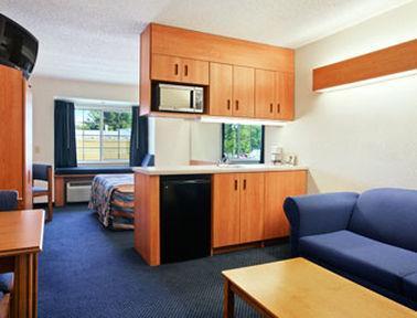 Microtel Inn & Suites By Wyndham Lillington/Campbell University Phòng bức ảnh