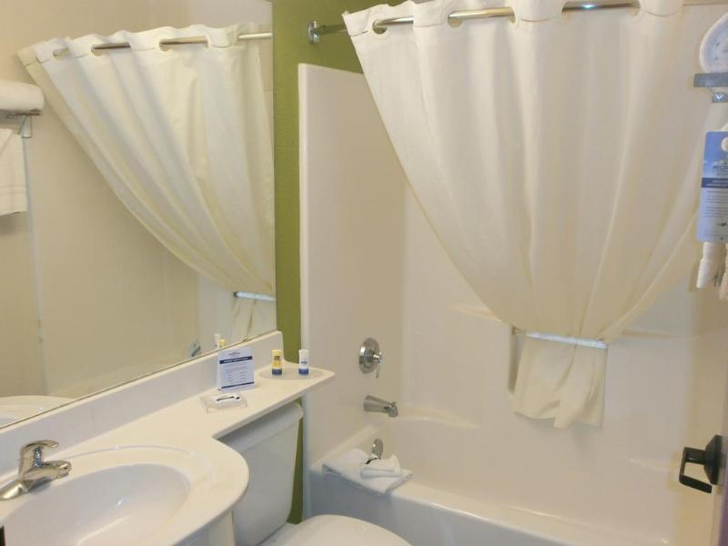 Microtel Inn & Suites By Wyndham Lillington/Campbell University Ngoại thất bức ảnh
